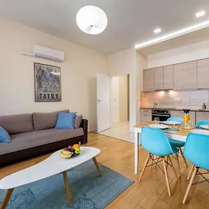 Apartamento Królewska