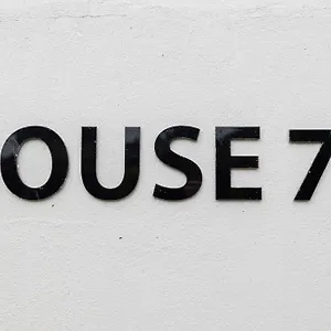 House 72 בית הארחה קייפטאון